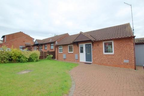 2 bedroom bungalow to rent, Simonsbath, Furzton, Milton Keynes, MK4