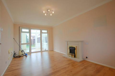 2 bedroom bungalow to rent, Simonsbath, Furzton, Milton Keynes, MK4