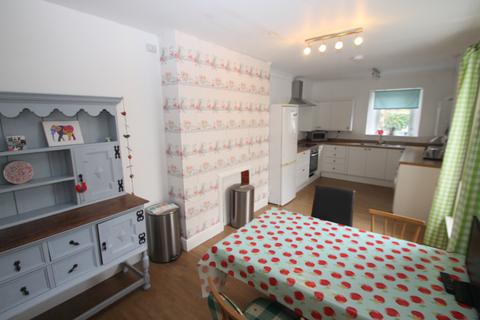 4 bedroom terraced house to rent, Cheltenham Place, Plymouth PL4