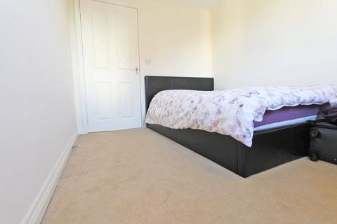 2 bedroom apartment to rent, St Helena Avenue, Bletchley, Milton Keynes, MK3