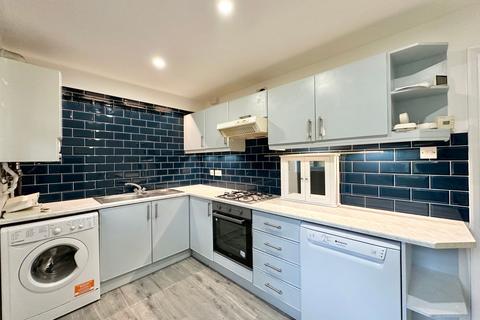 2 bedroom terraced house to rent, Bridgeway, New Bradwell, MK13