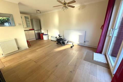 40 Kepwick, Two Mile Ash, Milton Keynes, MK8 8HF