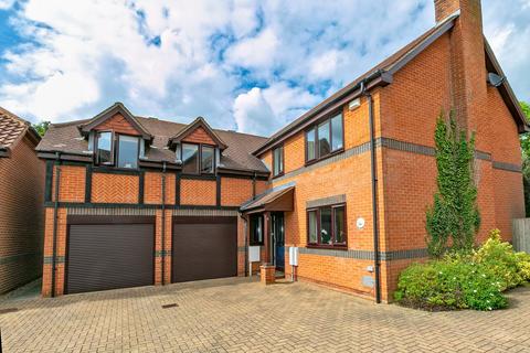 4 bedroom detached house for sale, Walton Road, Middleton, Milton Keynes, MK10