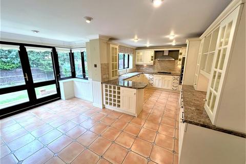 4 bedroom detached house for sale, Darby Close, Shenley Lodge, Milton Keynes, MK5