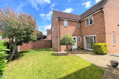 4 bedroom detached house to rent, Hillbeck Grove, Middleton, Milton Keynes, MK10