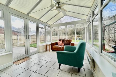 75 Dickens Drive, Old Stratford, Milton Keynes, MK19 6NW