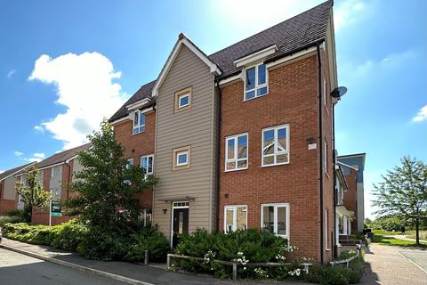 4 bedroom semi-detached house to rent, Mildmay Link, Wolverton, Milton Keynes, MK12