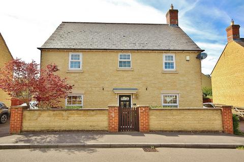 4 bedroom detached house for sale, Larch Lane, Witney, OX28