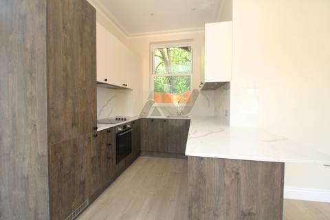 3 bedroom apartment to rent, Crouch Hill, London N8