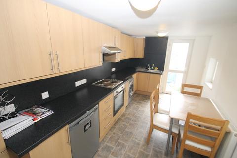 4 bedroom terraced house to rent, Marina Terrace, Plymouth PL4