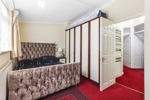 3 bedroom maisonette for sale, Hurstwood Court, Woodhouse Road
