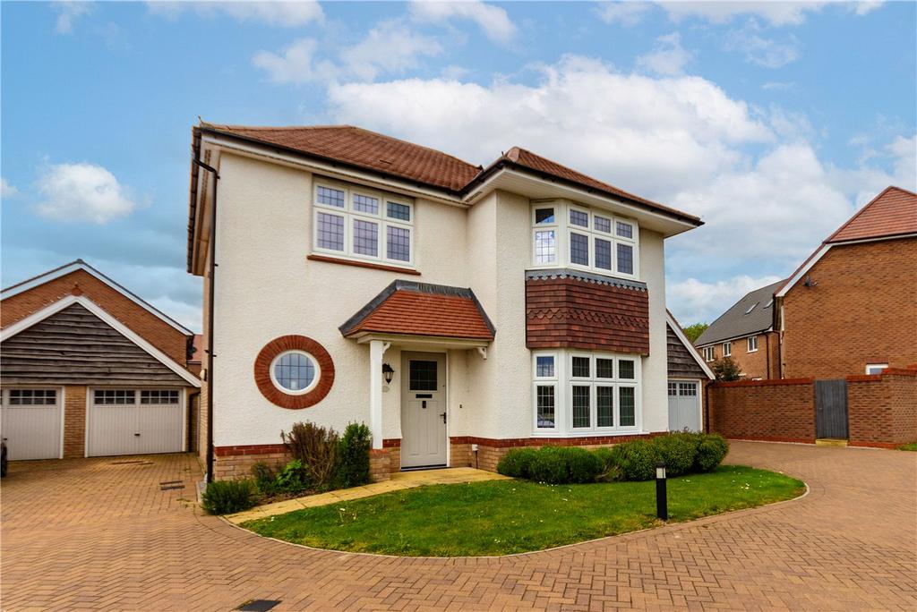 Finch Green, Caddington, Luton... 3 bed detached house £585,000