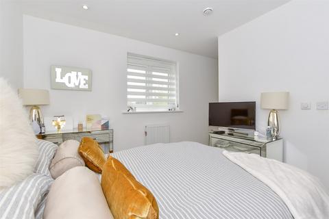 2 bedroom flat for sale, Ramsay Drive, Paddock Wood, Kent