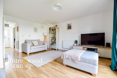3 bedroom end of terrace house for sale, Garrison Parade, Colchester, CO2