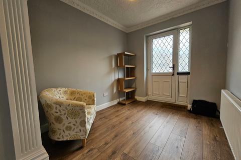 3 bedroom semi-detached house to rent, Chorley, Chorley PR6