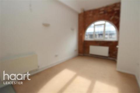 2 bedroom flat to rent, Fabric, Yeoman Street secure parking included