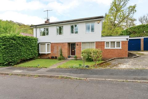 4 bedroom detached house for sale, Dolphin Close, Haslemere, Surrey, GU27