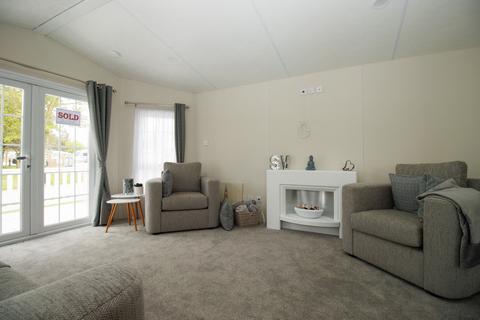 2 bedroom holiday park home for sale, Hunmanby Road, Burton Fleming YO25