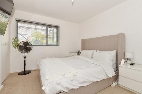 2 bedroom apartment for sale, Holywell Avenue, Folkestone, Kent