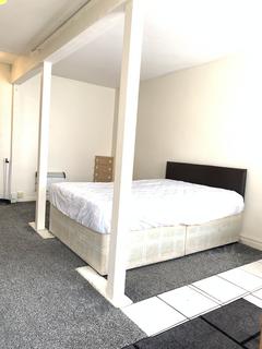 Studio to rent, Leinster Gardens, London W2