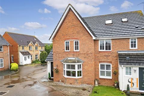 3 bedroom end of terrace house for sale, Barra Glade, Wickford, Essex, SS12