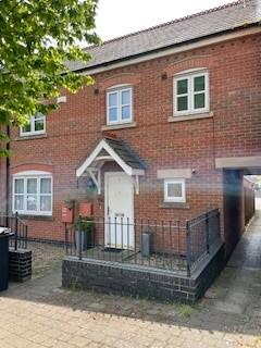 3 bedroom townhouse to rent, Hallam Fields Road, Birstall, Leicester, LE4