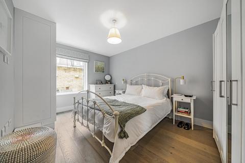 2 bedroom flat for sale, Longmans Mews, Raynes Park