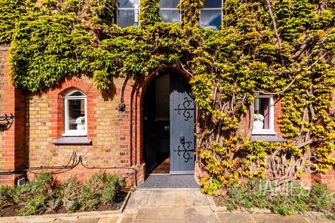 4 bedroom detached house for sale, The Chapel, Vicars Moor Lane, Winchmore Hill