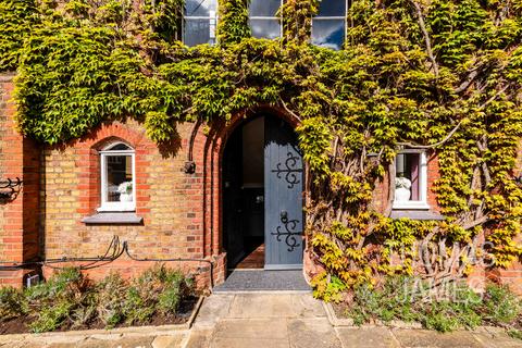 4 bedroom detached house for sale, Vicars Moor Lane, London, N21