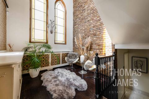 4 bedroom detached house for sale, Vicars Moor Lane, London, N21