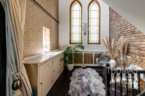 4 bedroom detached house for sale, Vicars Moor Lane, London, N21