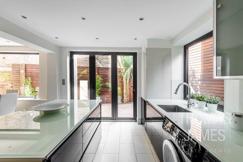 106a Vicars Moor Lane, London, N21 1BN