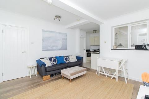 9 Dickens Walk, Broadstairs, CT10 1TX