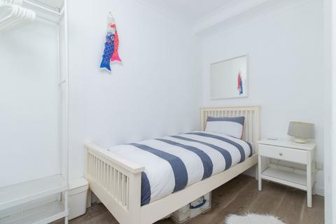 9 Dickens Walk, Broadstairs, CT10 1TX