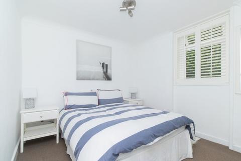9 Dickens Walk, Broadstairs, CT10 1TX
