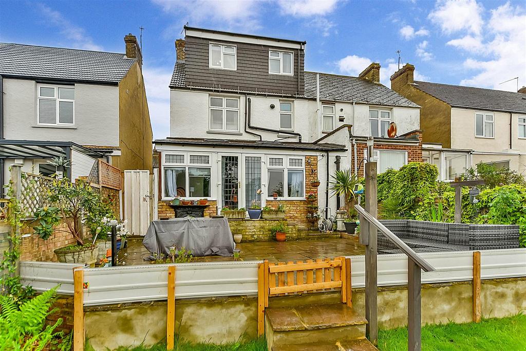 Sturdee Avenue, Gillingham, Kent 5 bed semidetached house for sale £385,000