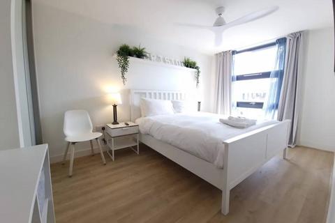 2 bedroom flat to rent, Sury Basin, KT2