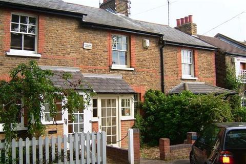 2 bedroom terraced house to rent, Palace Gardens, Buckhurst Hill, IG9