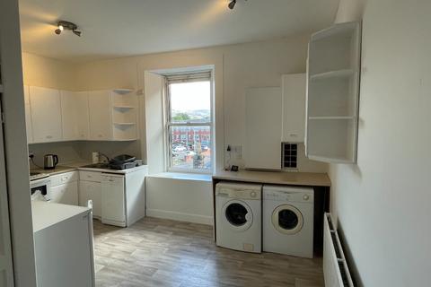 3 bedroom flat to rent, James Street, Riverside, Stirling, FK8
