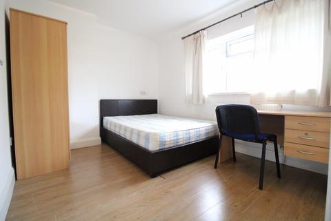 1 bedroom flat to rent, Kingsley Road, Englefield Green TW20