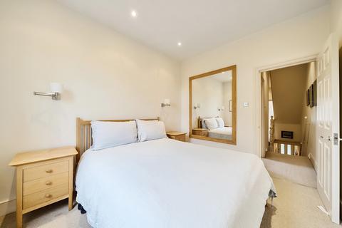 114 Gloucester Road, Kingston Upon Thames, KT1 3QN