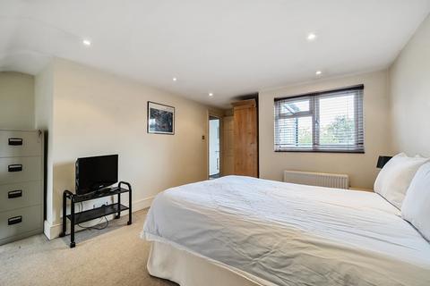 114 Gloucester Road, Kingston Upon Thames, KT1 3QN