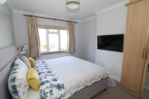 6 Crest Road, Bromley, BR2 7JA