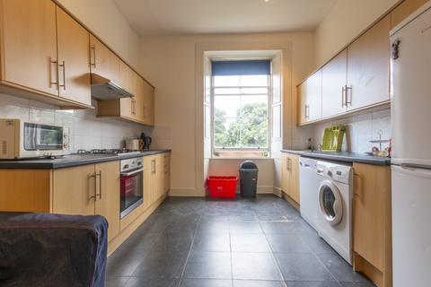 3 bedroom flat to rent, 2015L – Marchmont Road, Edinburgh, EH9 1HA