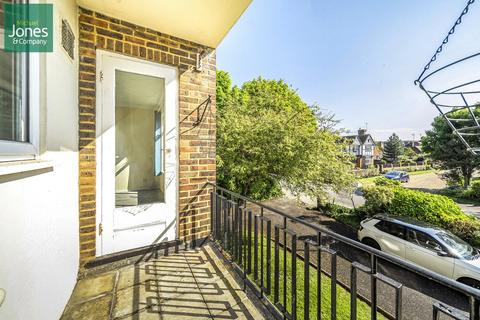 2 bedroom flat to rent, Wallace Court, Wallace Avenue, Worthing, West Sussex, BN11