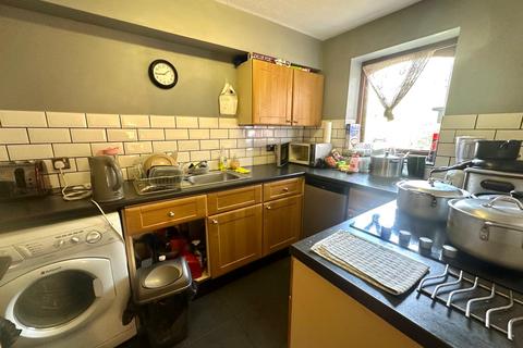 2 bedroom flat for sale, Moncrieffe Close, DY2 7DF