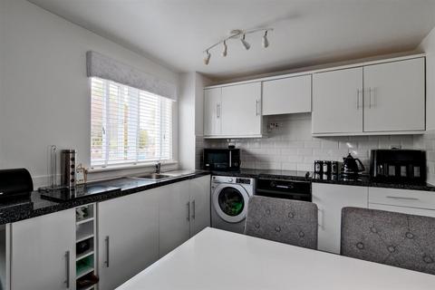 3 bedroom terraced house for sale, Chantinghall Road, Hamilton