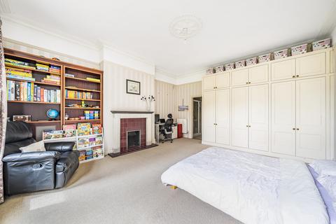 Southbourne, 7 Barnes Close, Winchester, SO23 9QX
