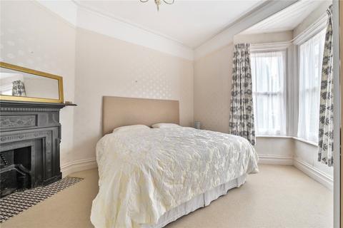 Southbourne, 7 Barnes Close, Winchester, SO23 9QX