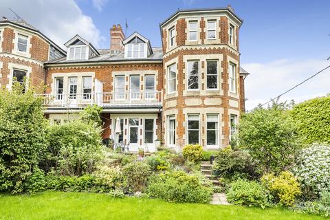 Southbourne, 7 Barnes Close, Winchester, SO23 9QX